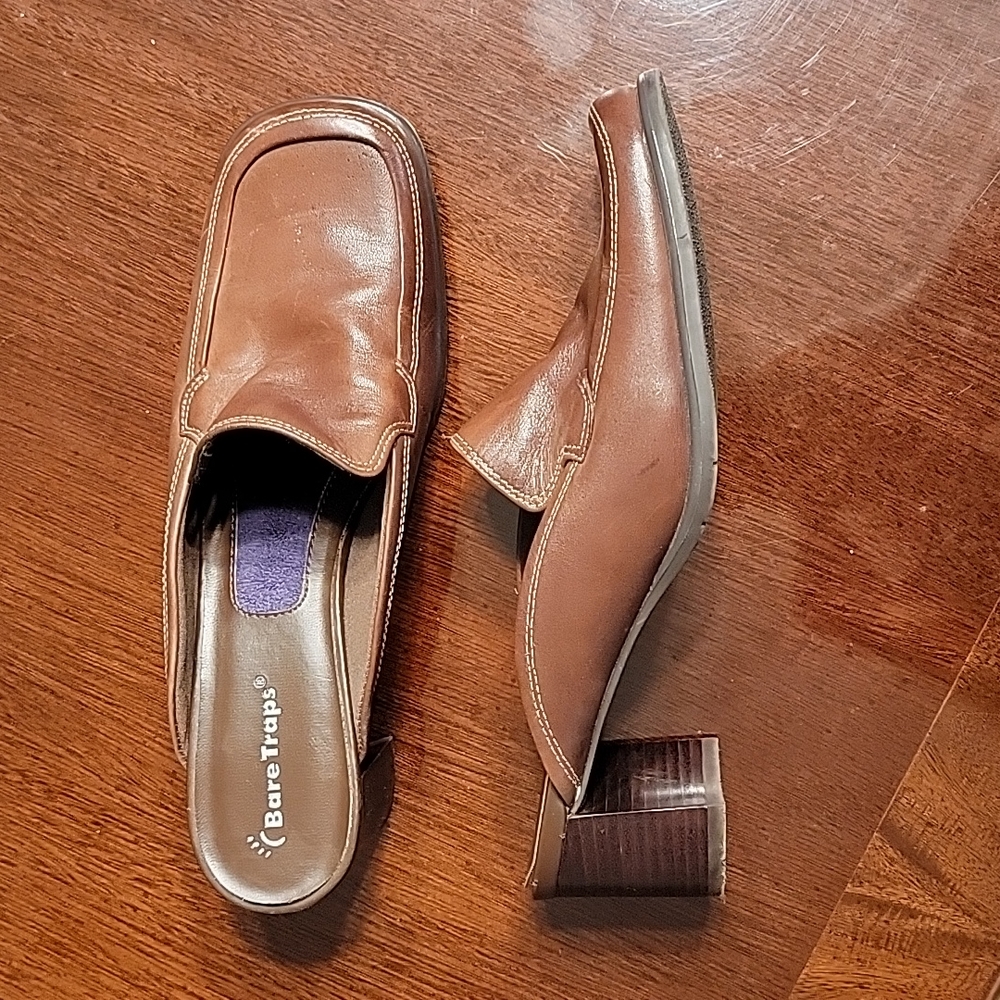5/$15 EUC Baretraps leather shoes size 8